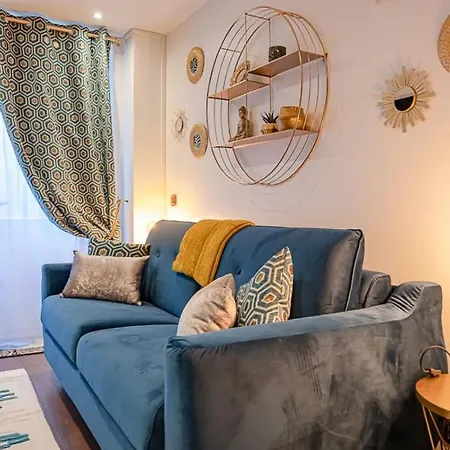 Splendid Duplex With Courtyard In The Marais דירה